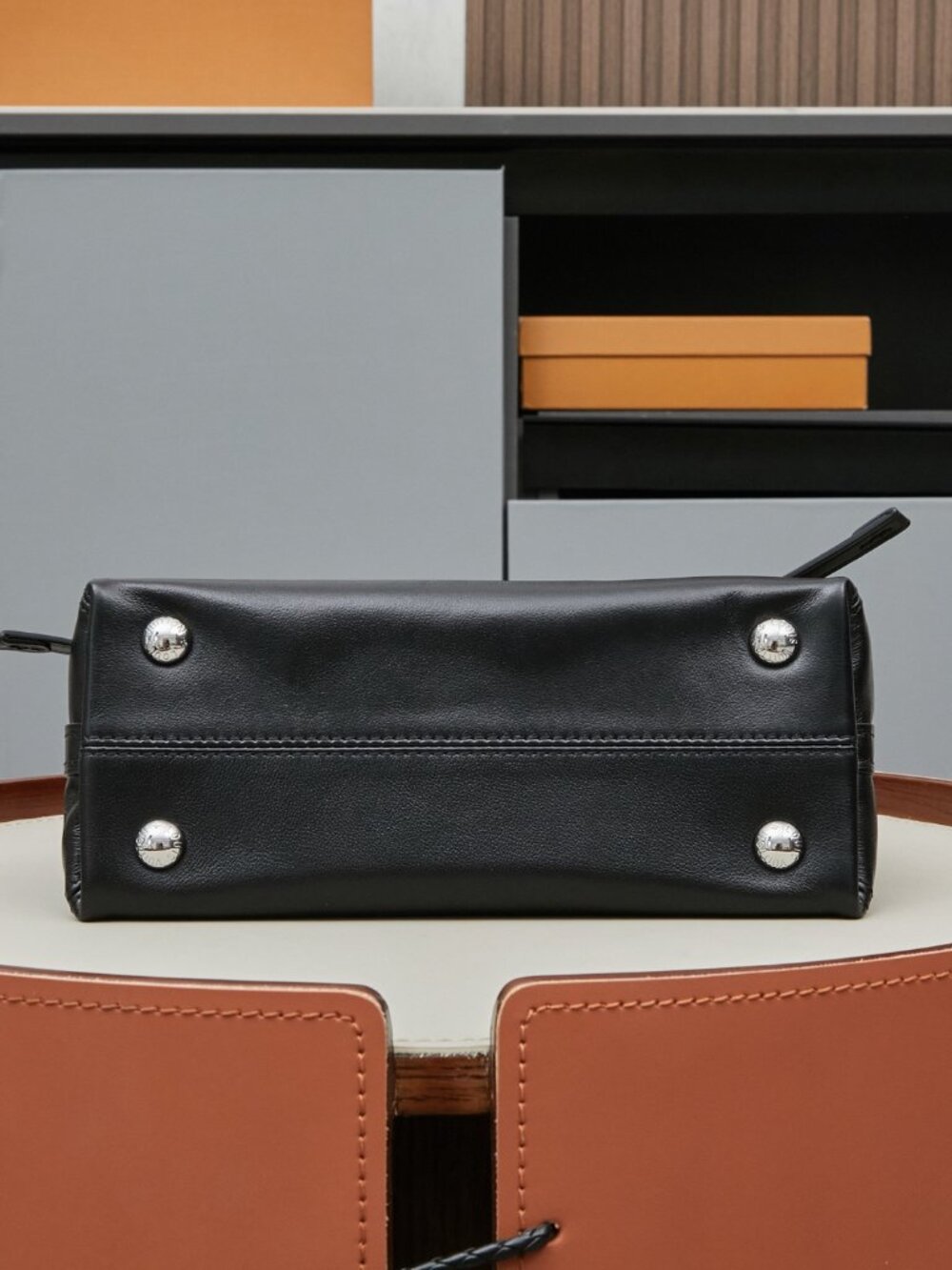 Louis Vuitton Shoulder Bag Carryall Cargo Vibe PM Lambskin M24861 - Picture 4 of 9